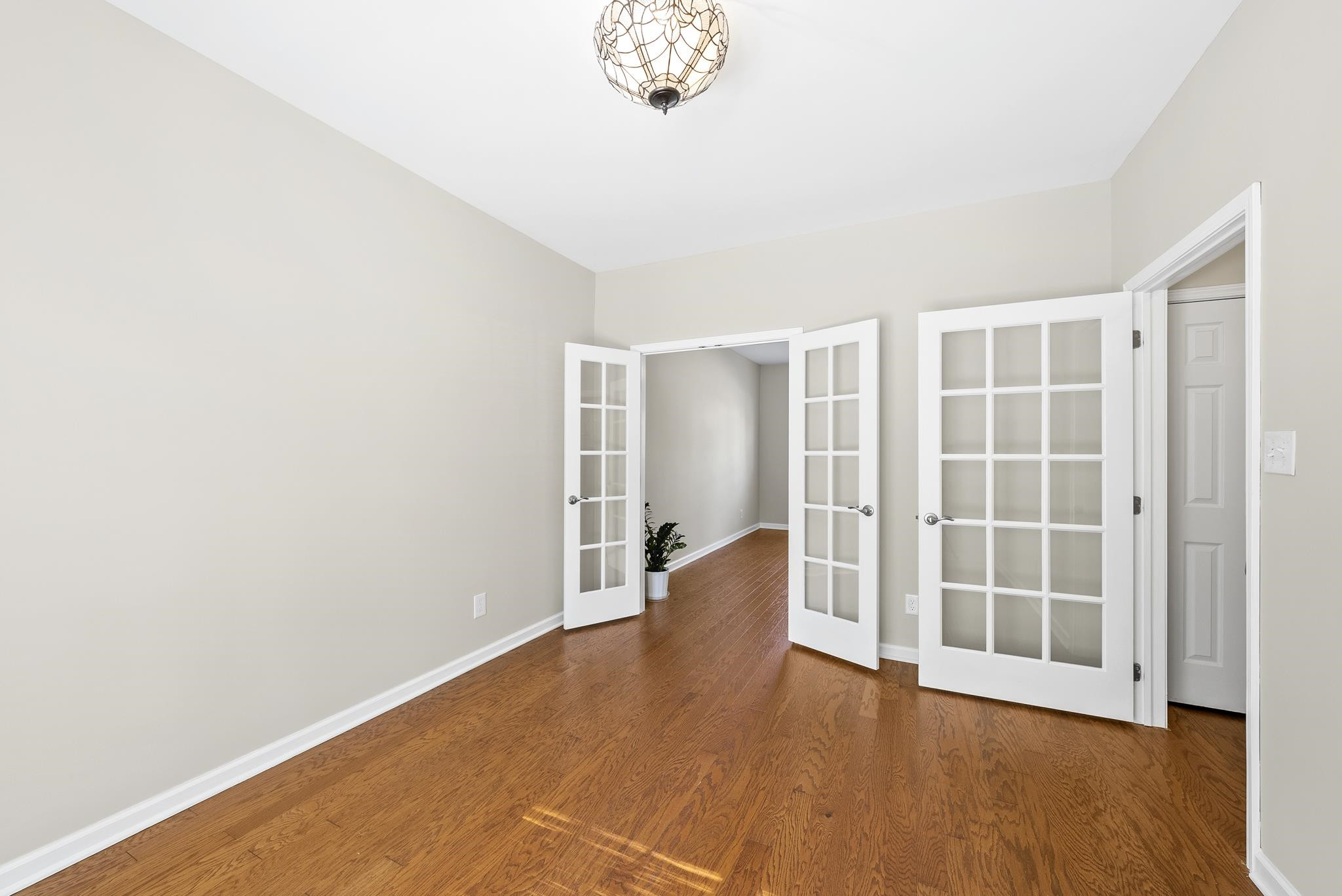 5301 Corinthian Way
