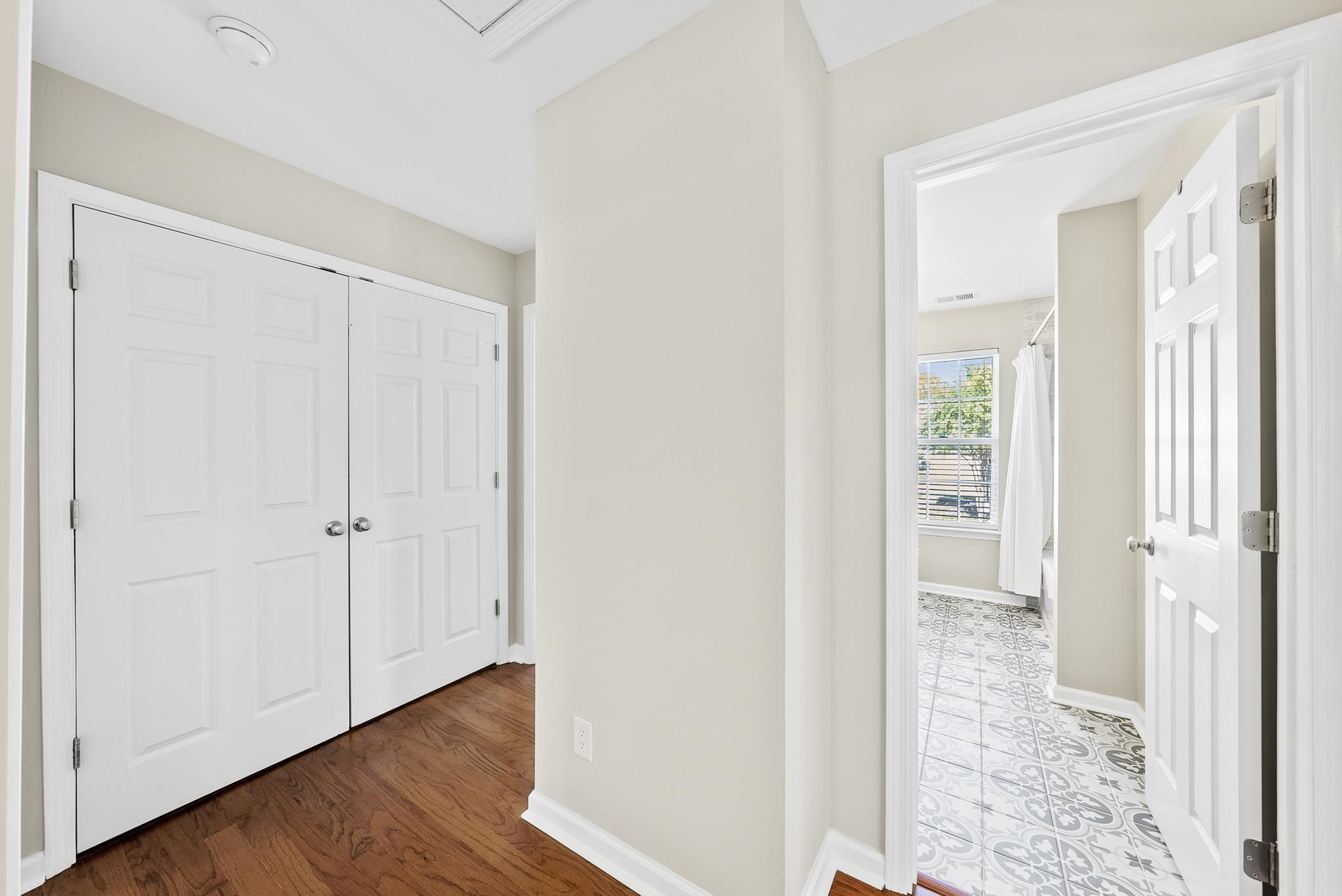 5301 Corinthian Way