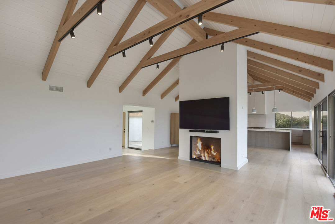 24728 Vantage Point Ter