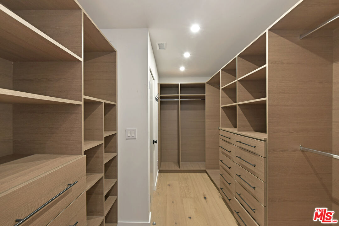 24728 Vantage Point Ter