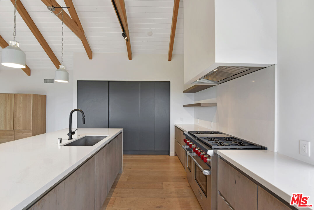 24728 Vantage Point Ter