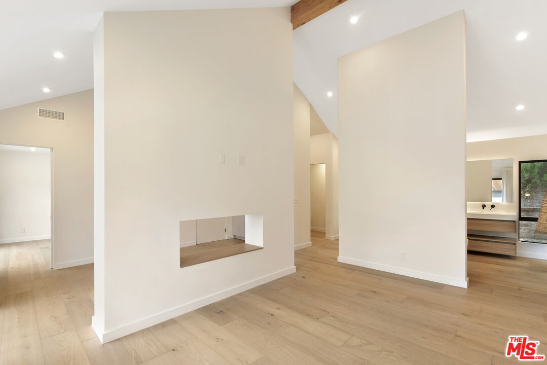 24728 Vantage Point Ter