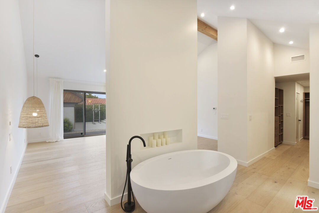 24728 Vantage Point Ter