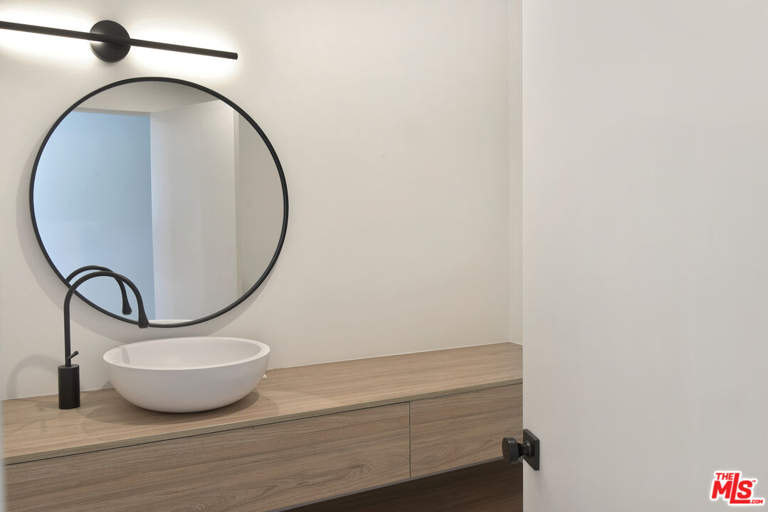 24728 Vantage Point Ter