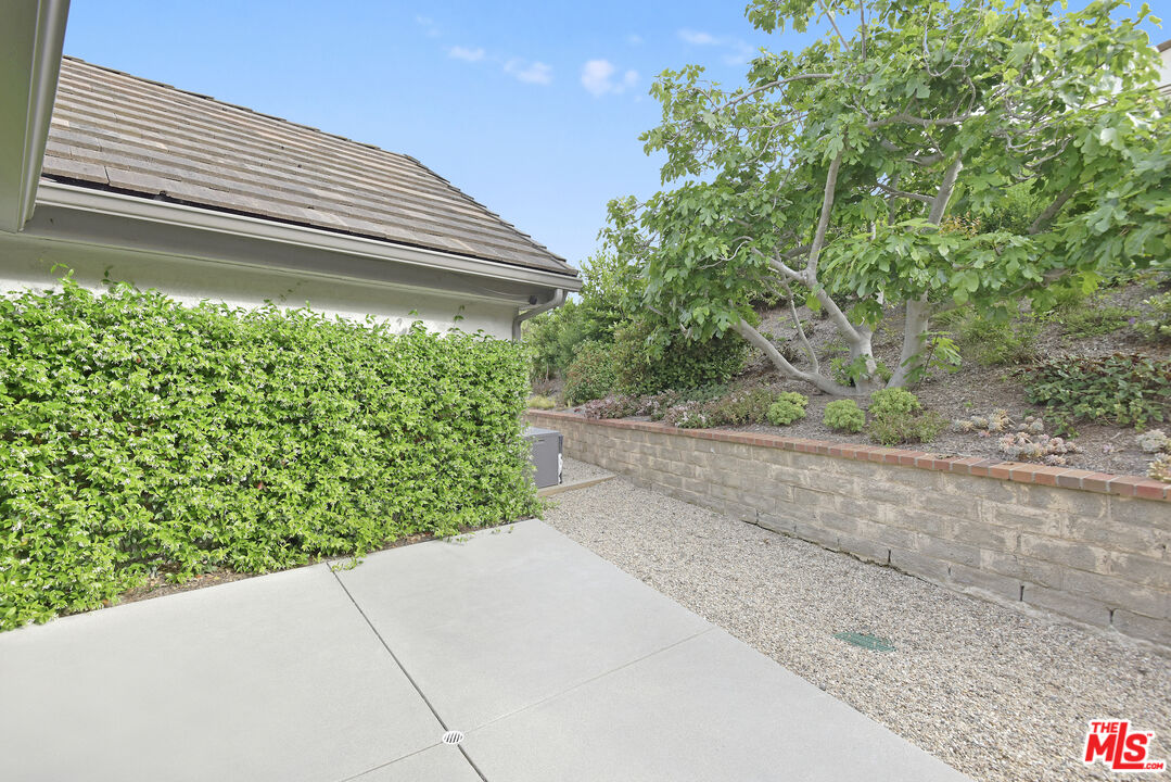 24728 Vantage Point Ter