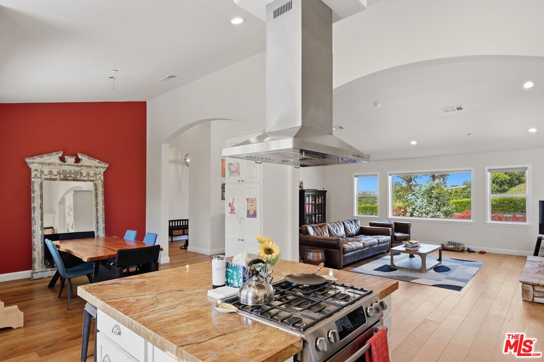 30429 Morning View Dr