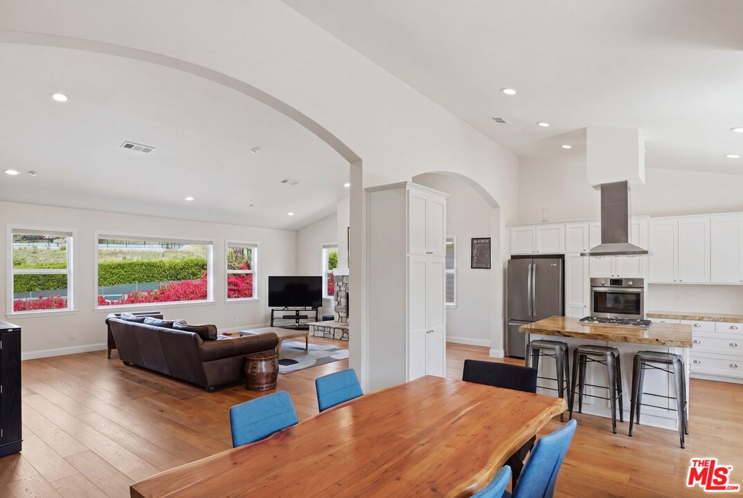 30429 Morning View Dr