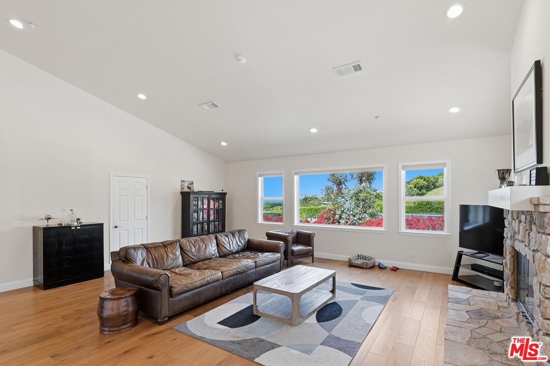 30429 Morning View Dr