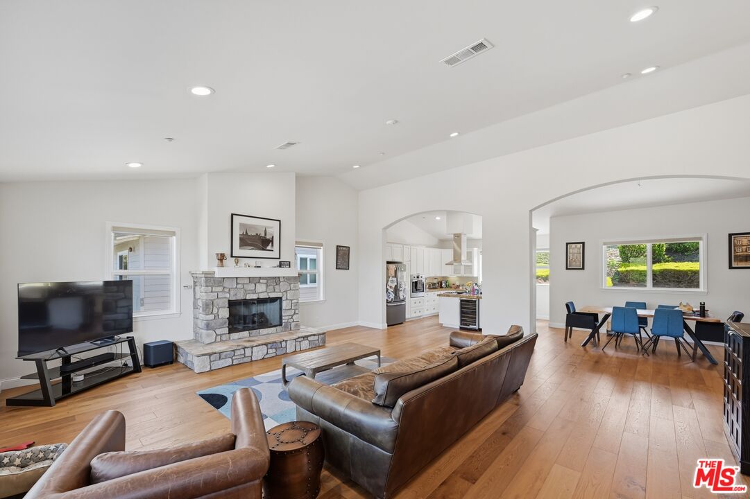 30429 Morning View Dr