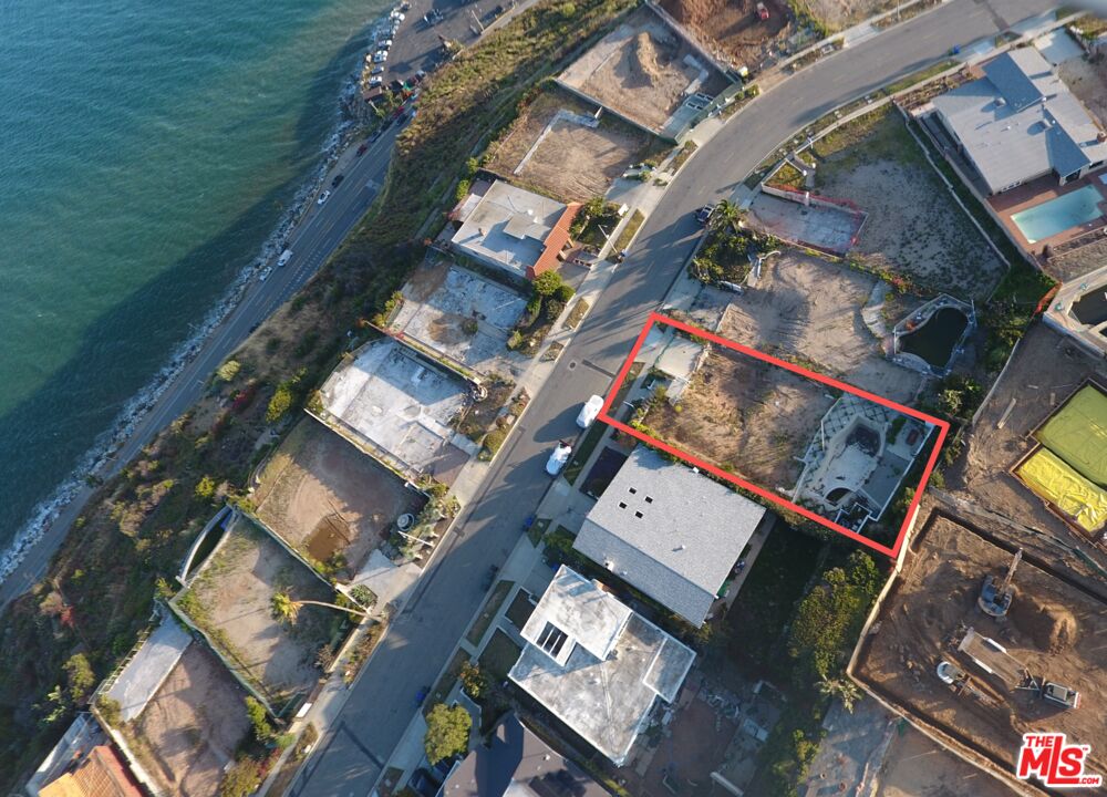 18421 Coastline Dr