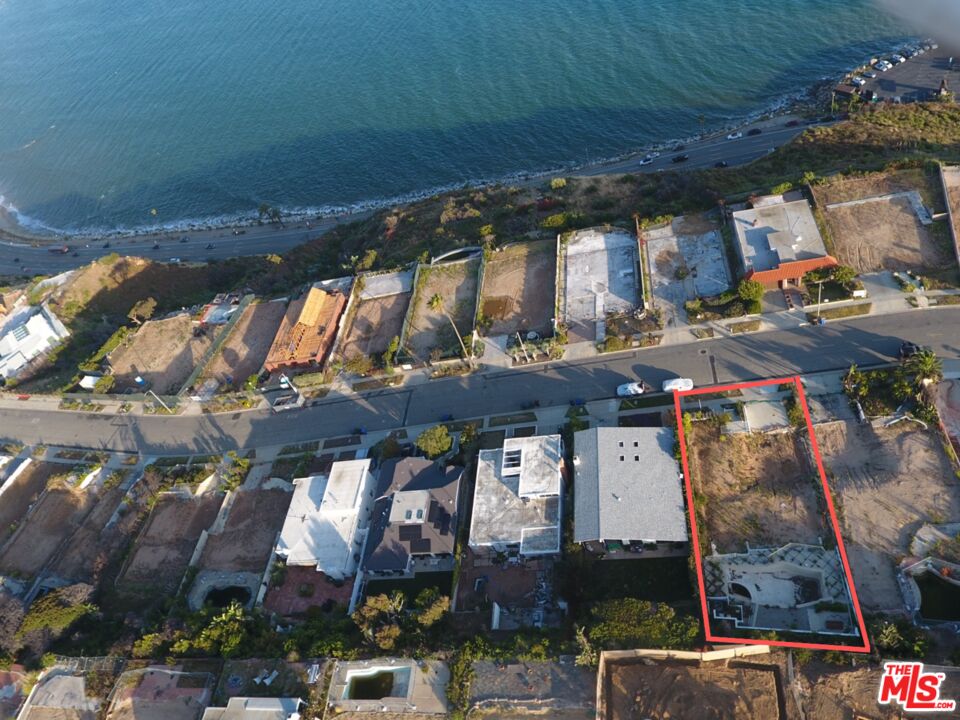 18421 Coastline Dr