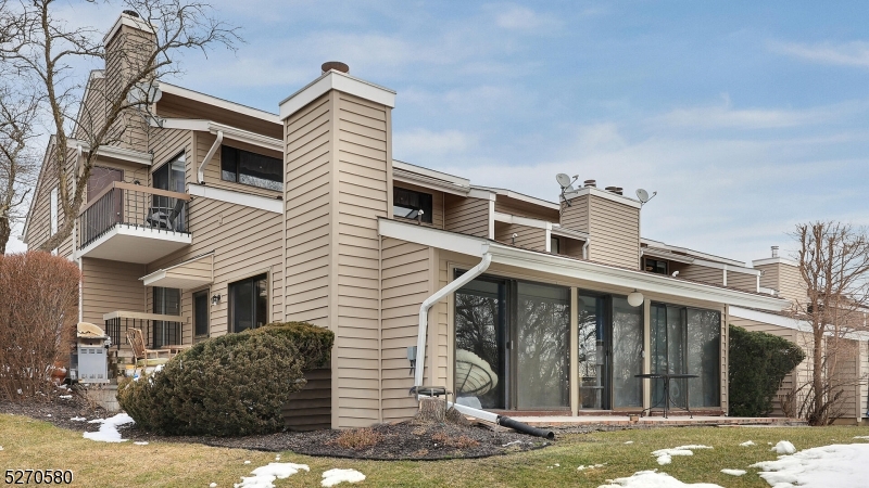 25 Overlook Dr