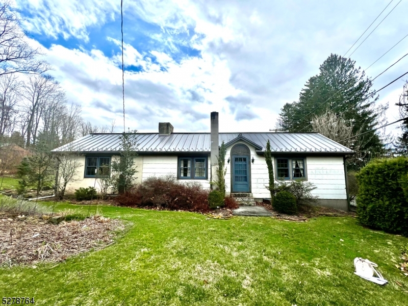 122 Petticoat Ln