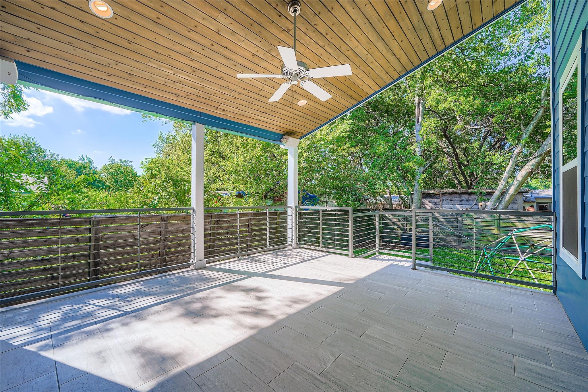 405 W Croslin ST