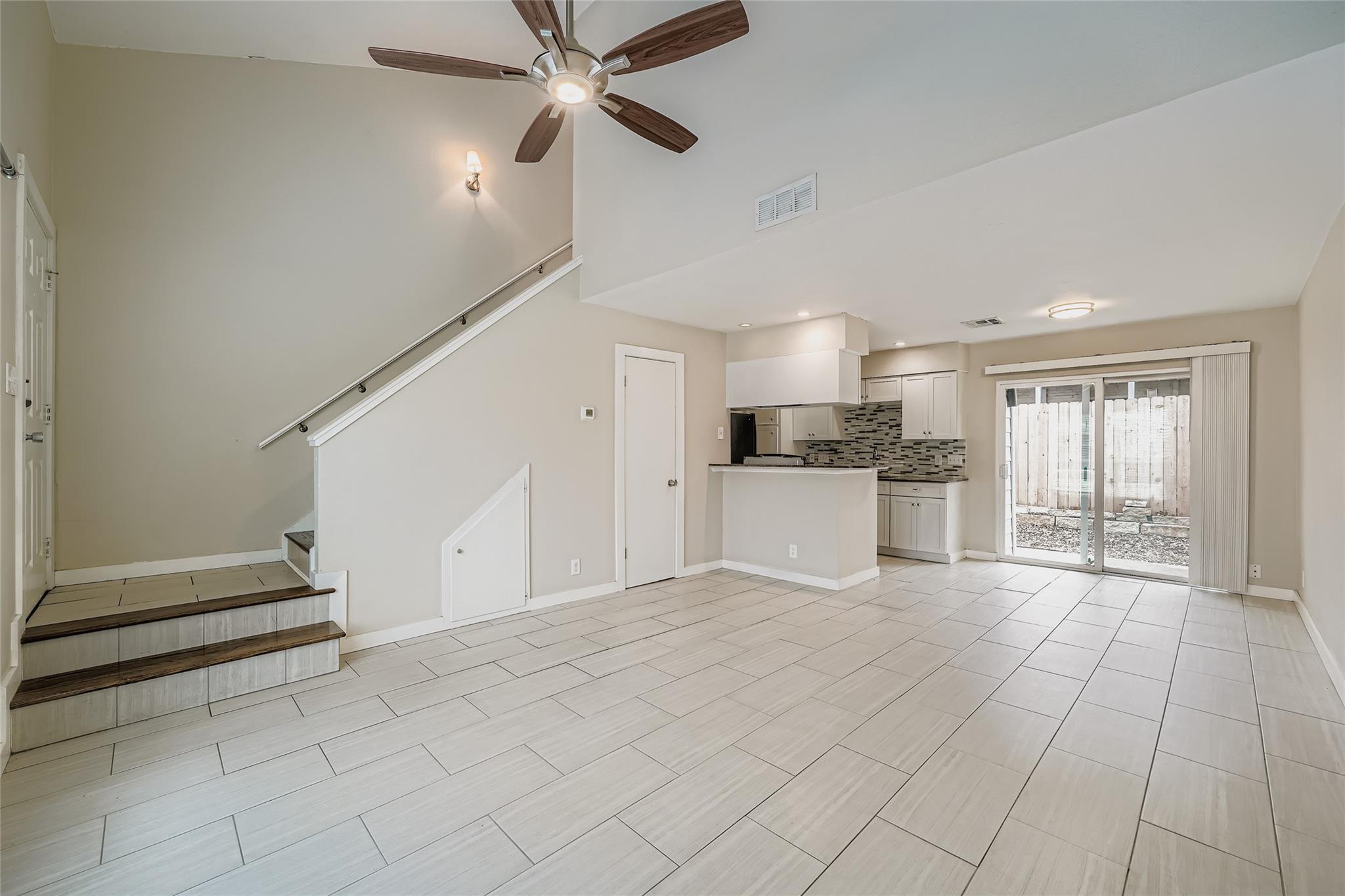 5604 Woodrow Ave # 11