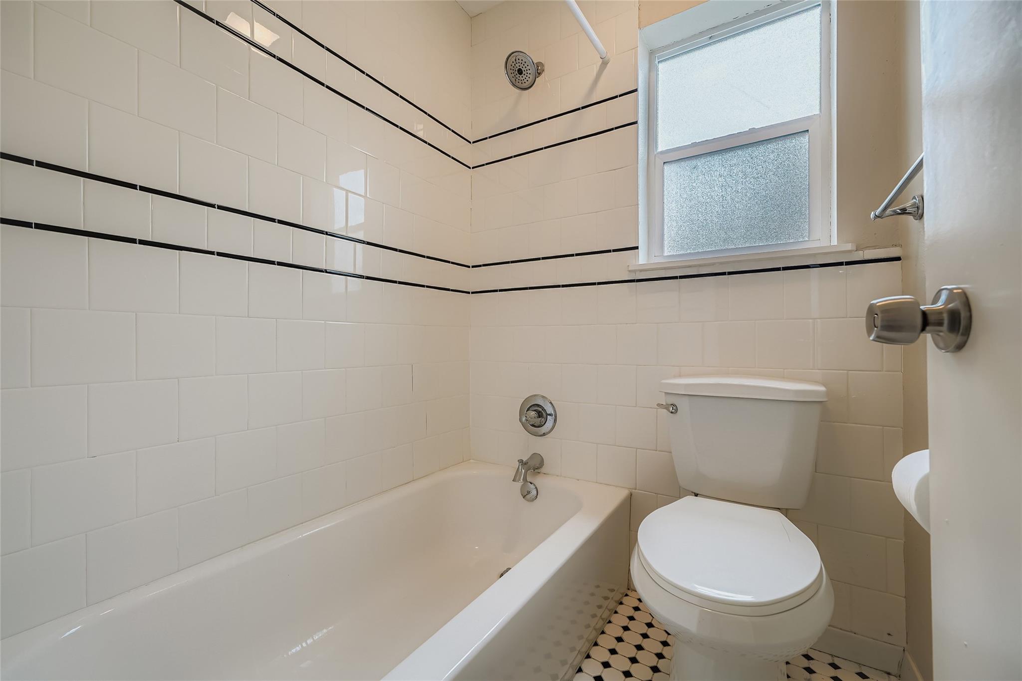 5604 Woodrow Ave # 11