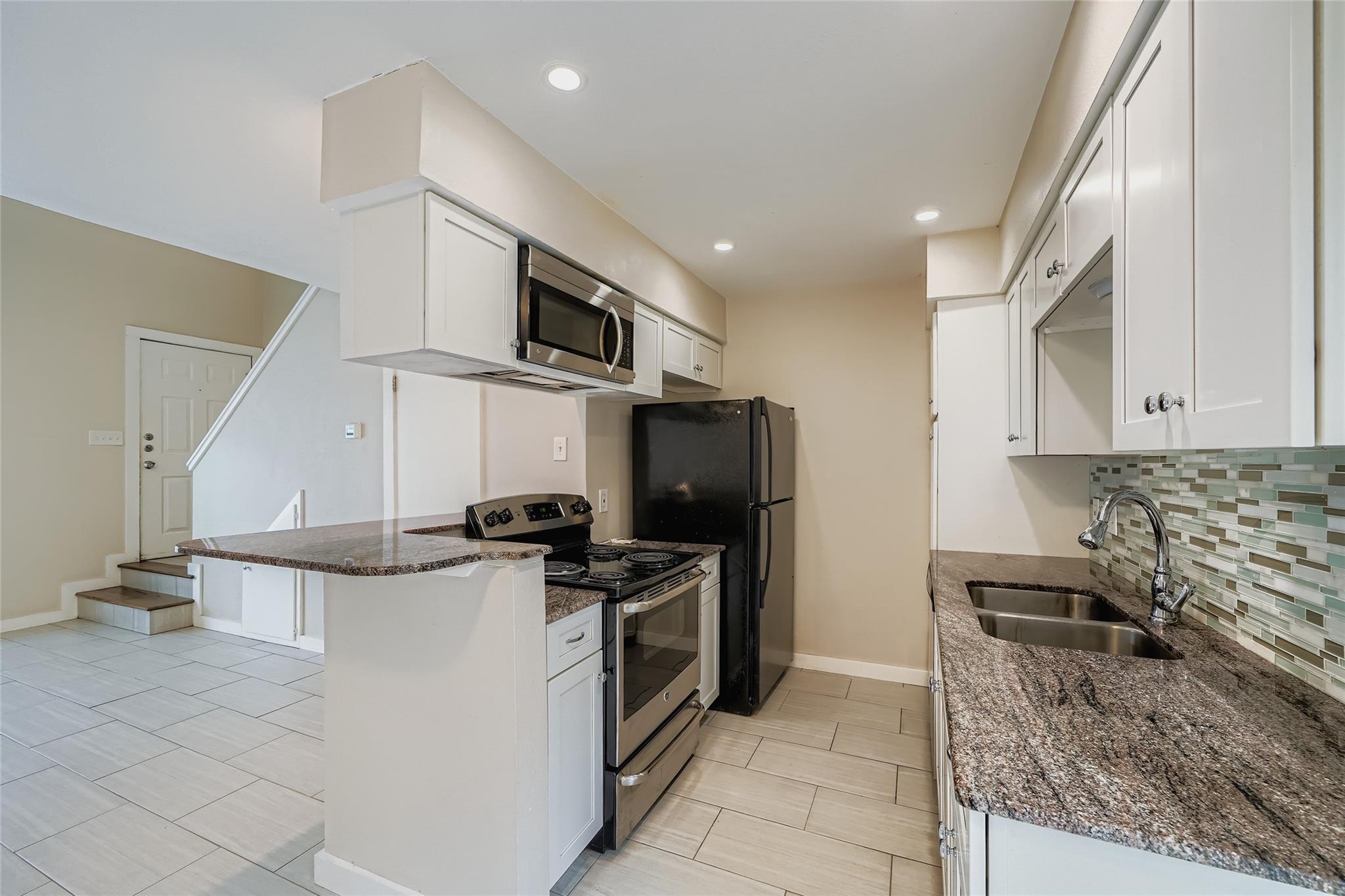 5604 Woodrow Ave # 11