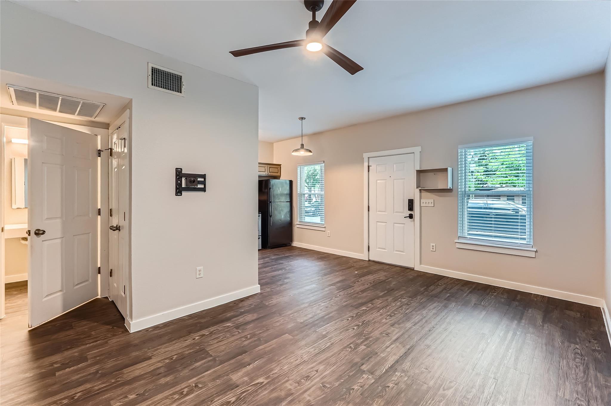 2106 Cullen Ave # 101