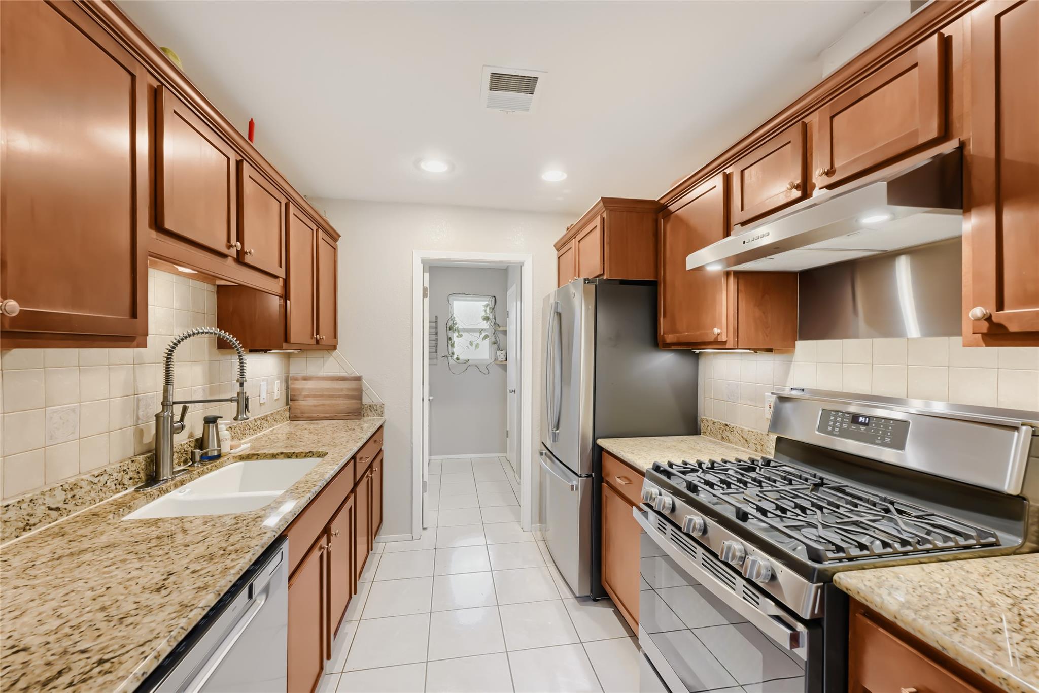215 Cloudview DR