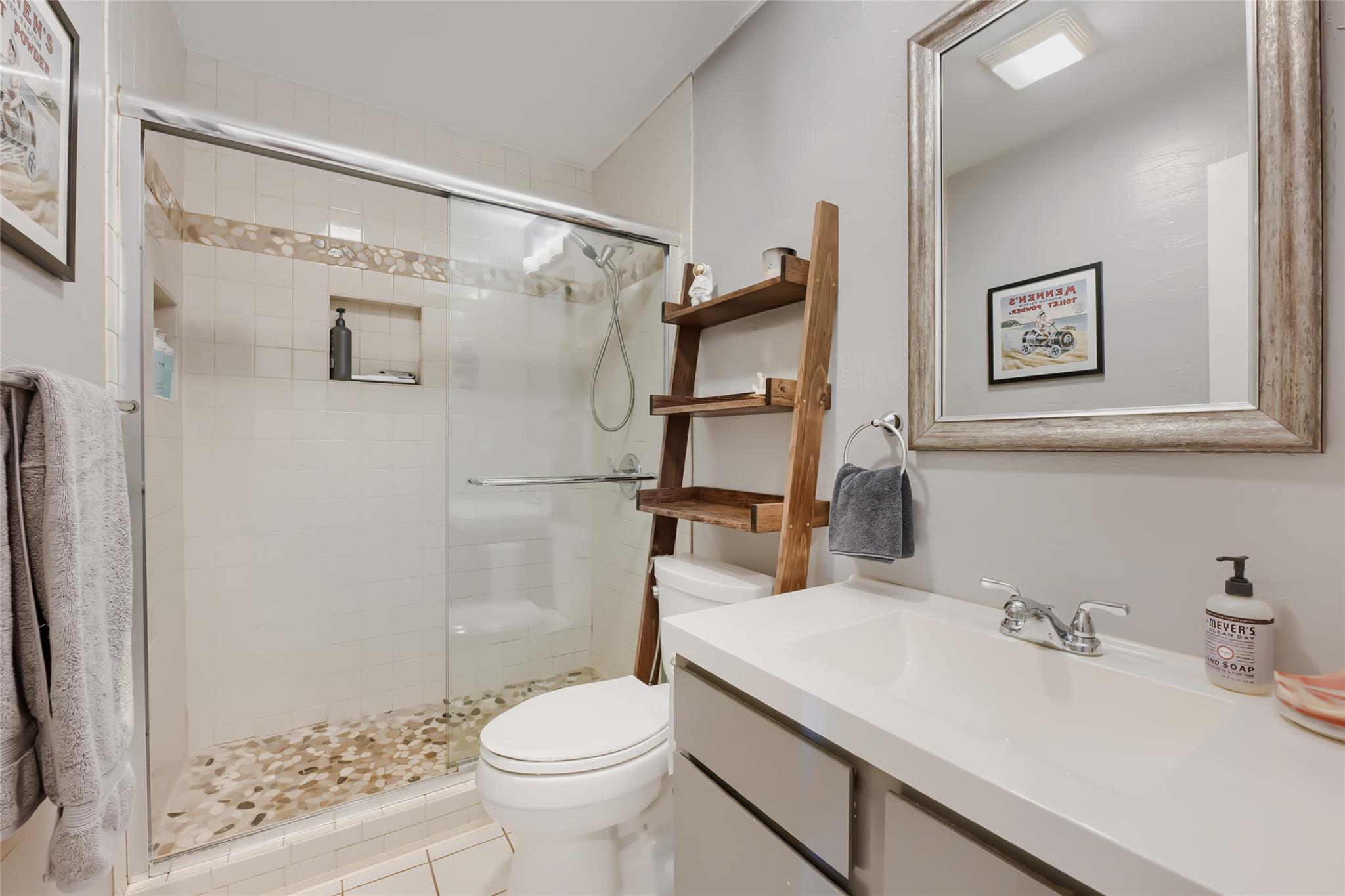 215 Cloudview DR
