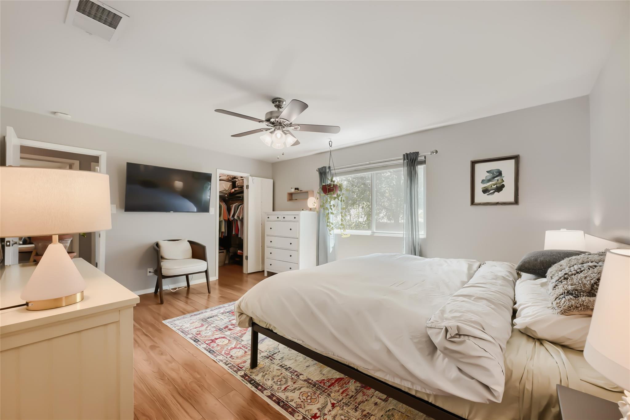 215 Cloudview DR