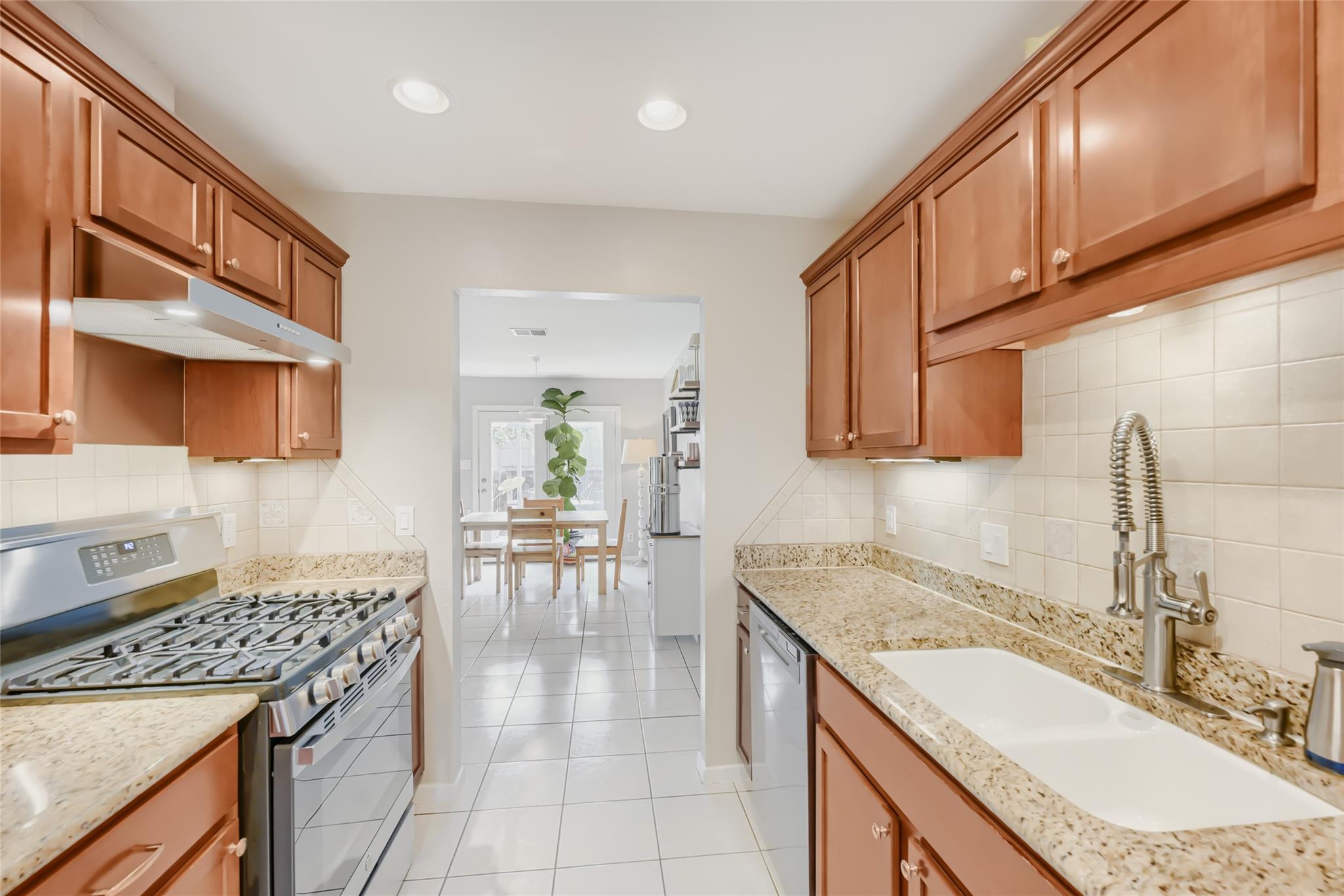 215 Cloudview DR