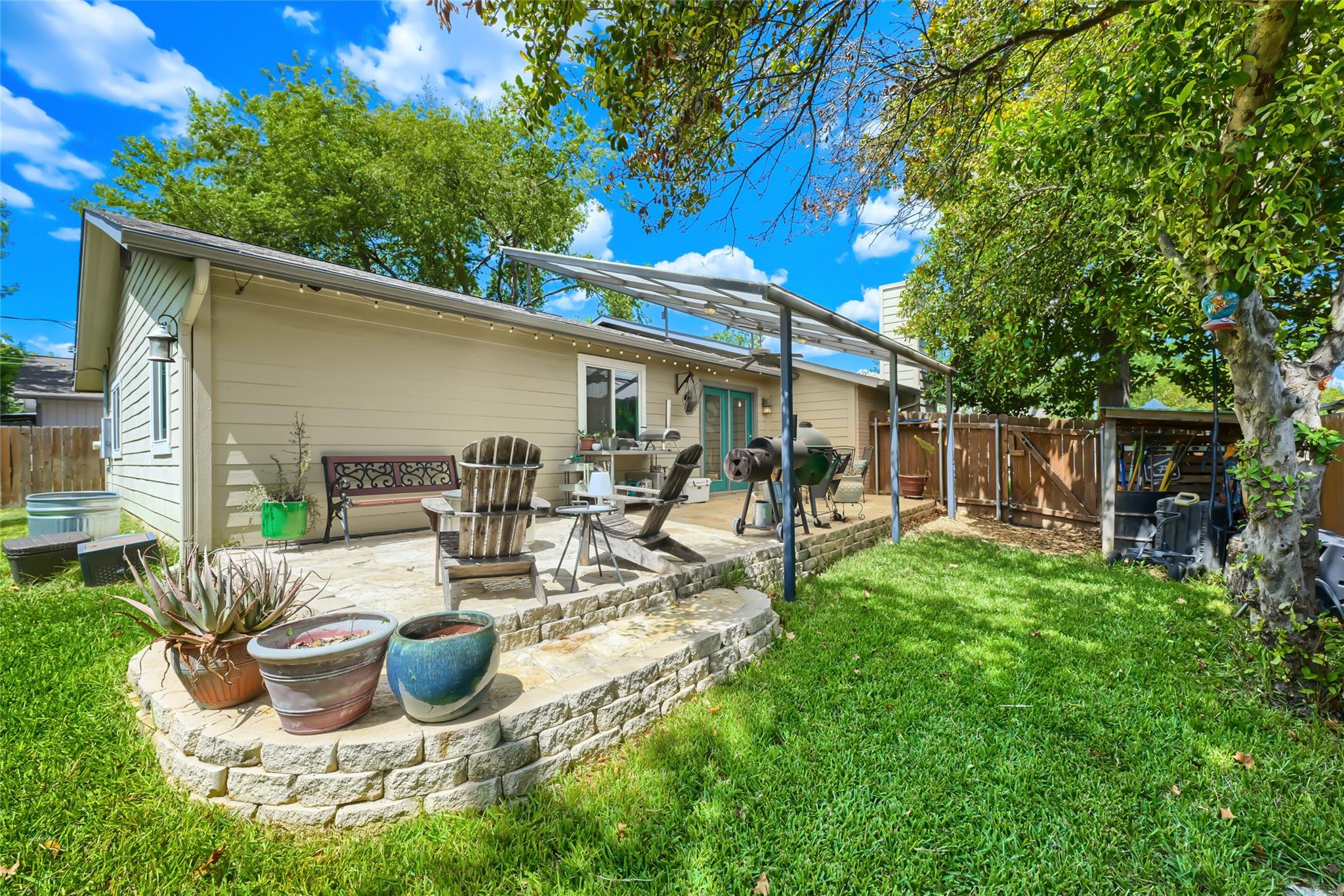 215 Cloudview DR