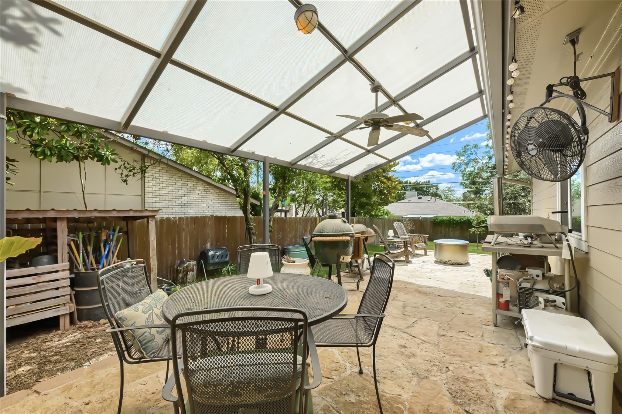 215 Cloudview DR
