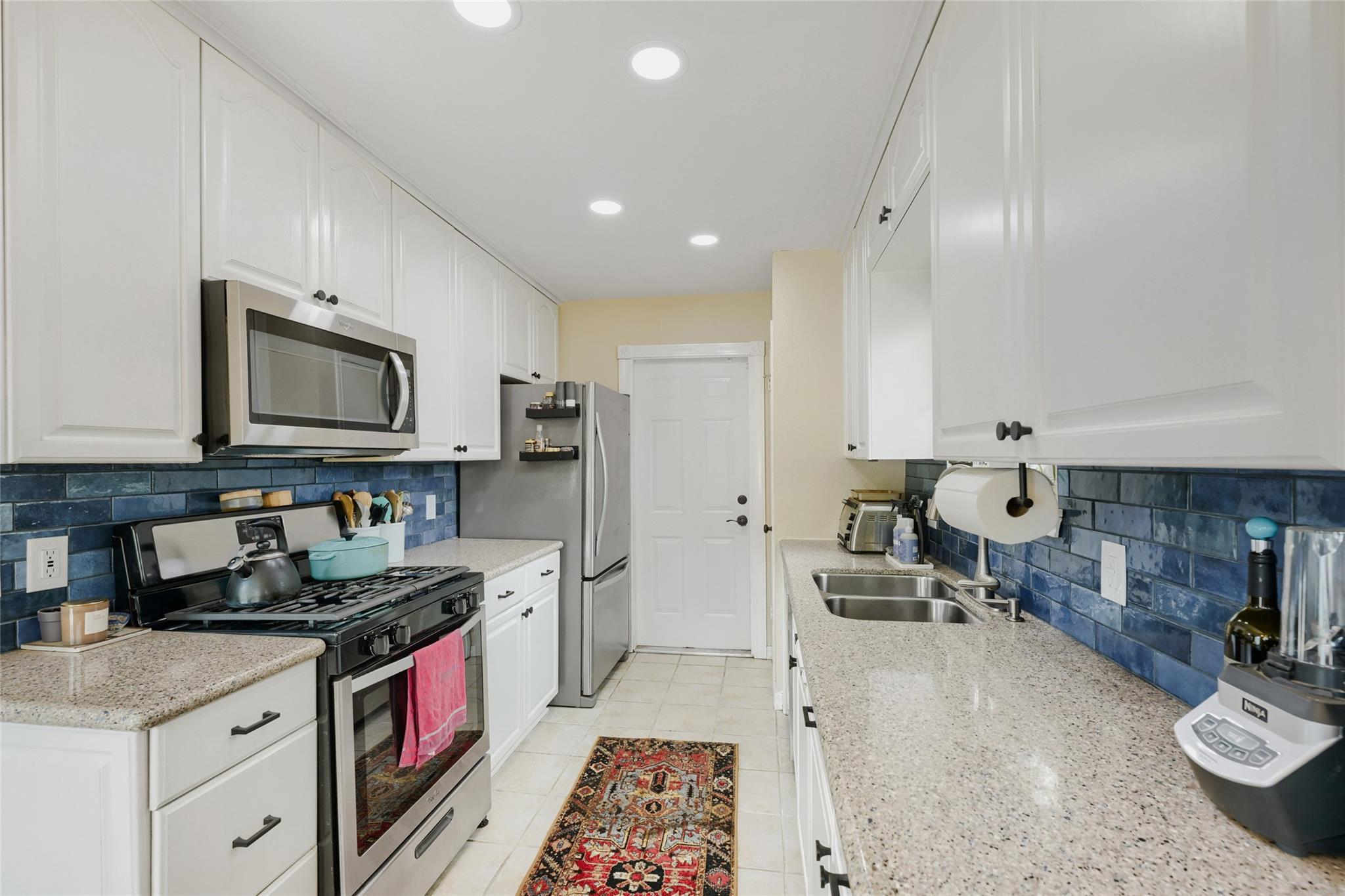 906 Peggotty PL