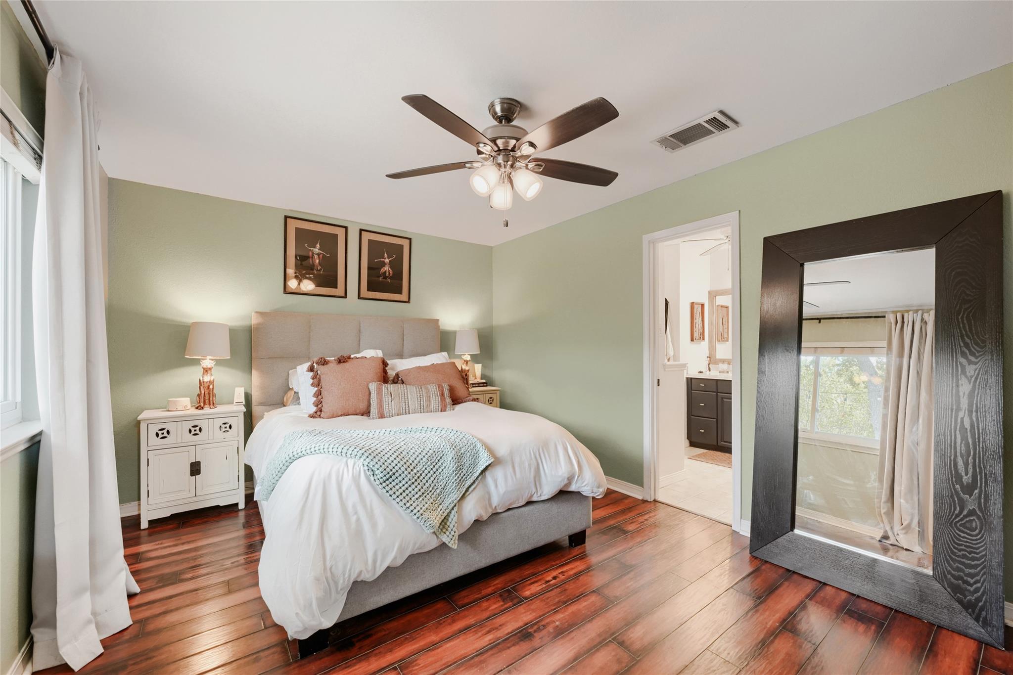 906 Peggotty PL