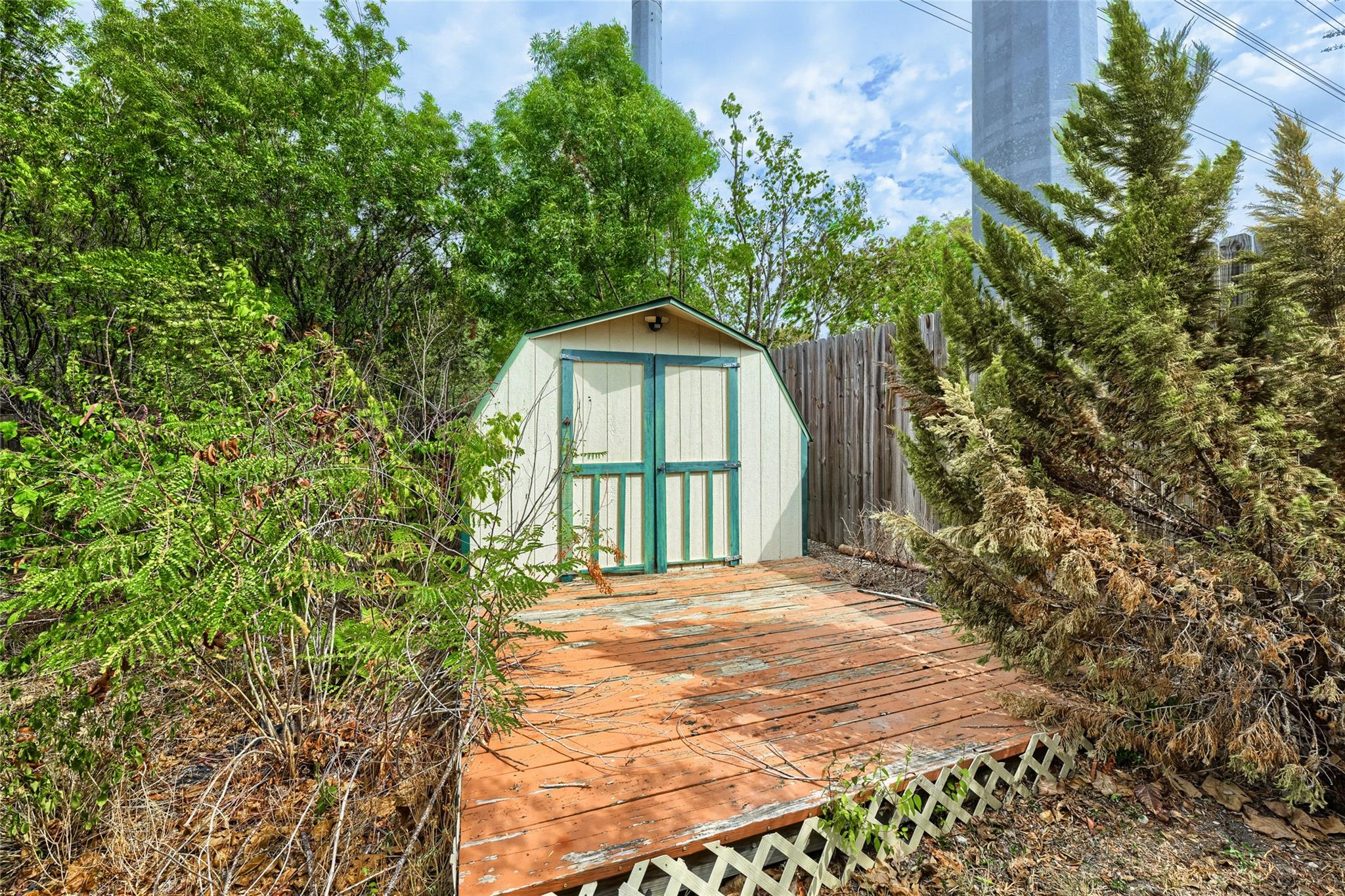 906 Peggotty PL