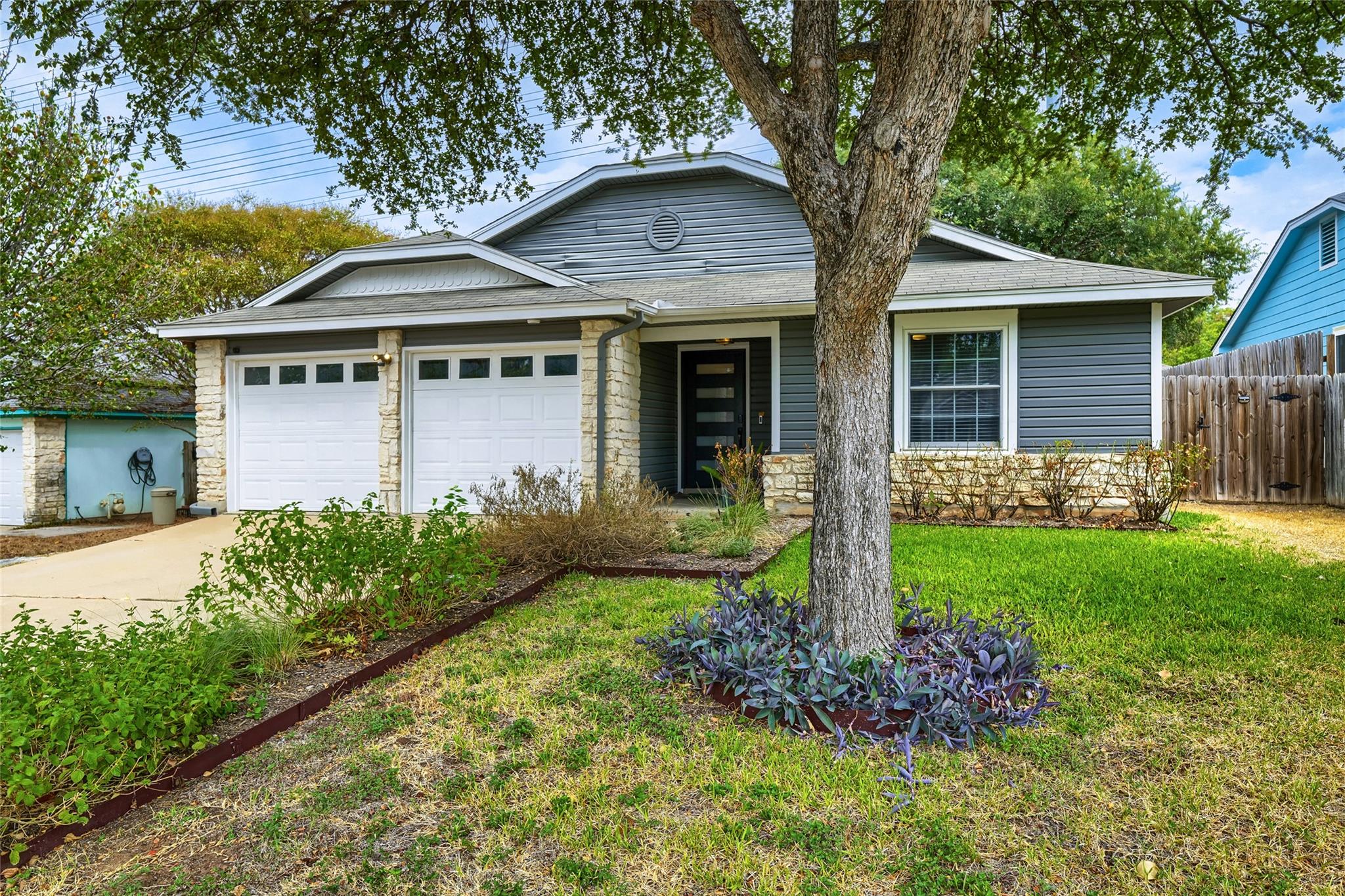 906 Peggotty PL