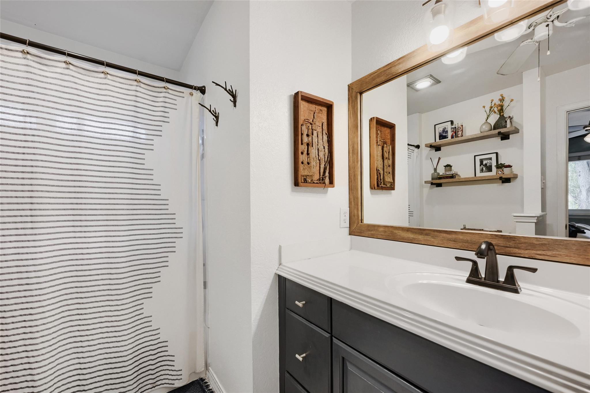 906 Peggotty PL