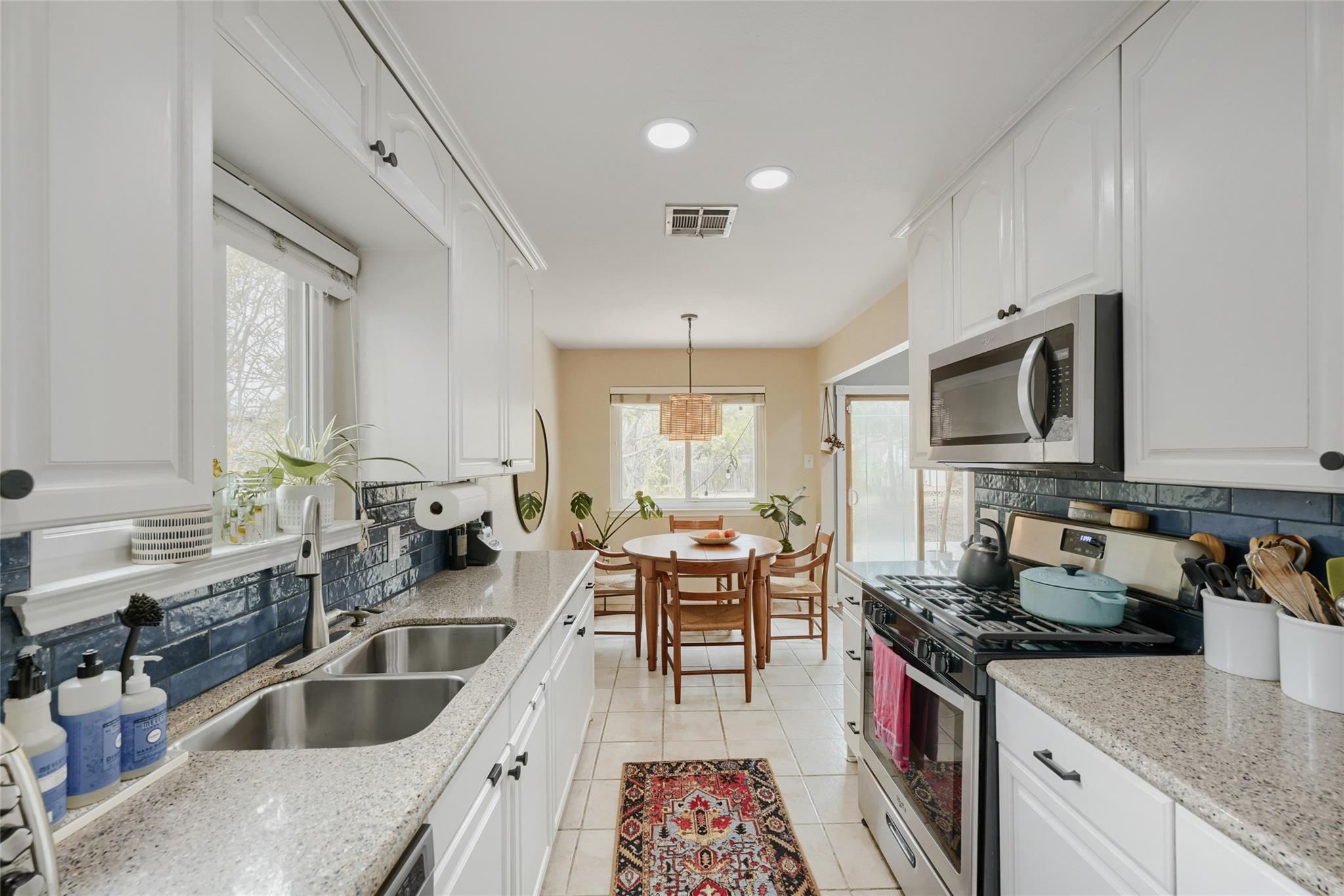 906 Peggotty PL