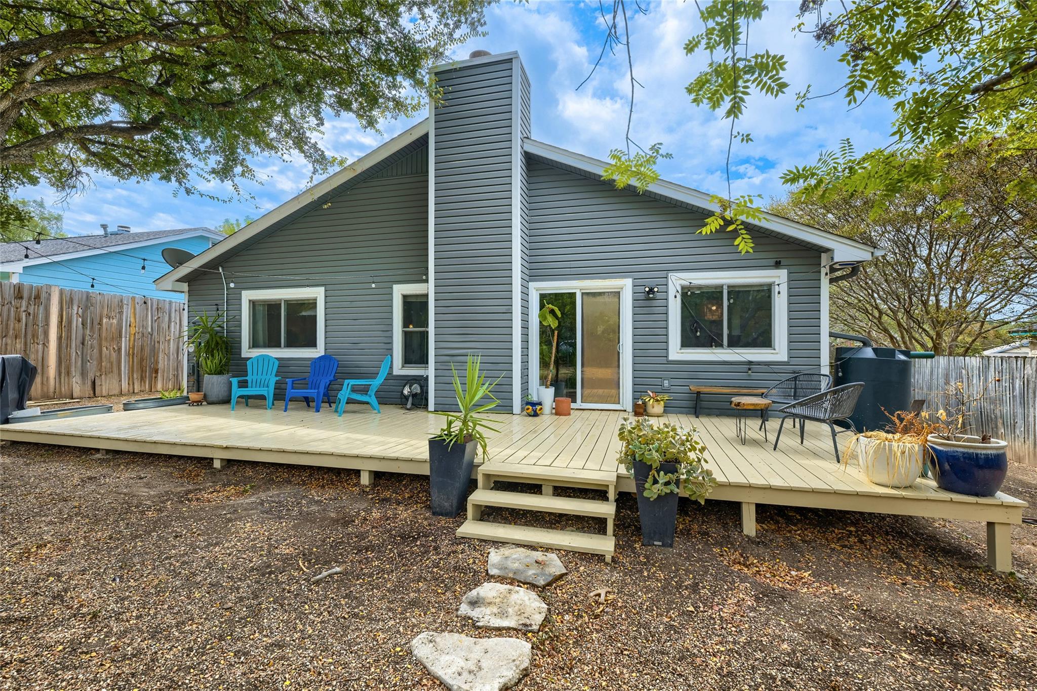 906 Peggotty PL