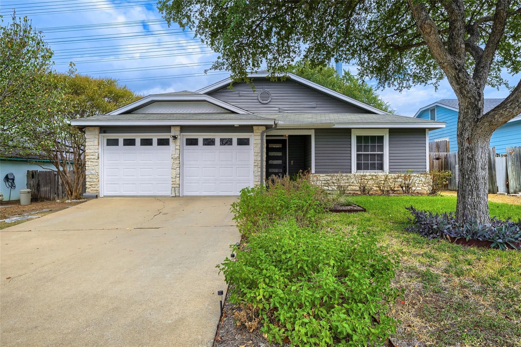 906 Peggotty PL