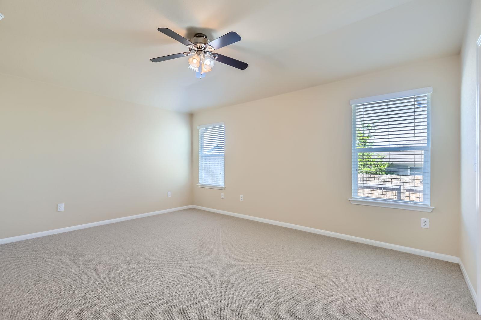 2108 Langdale LN