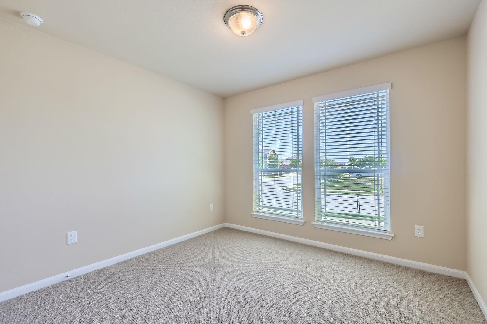 2108 Langdale LN