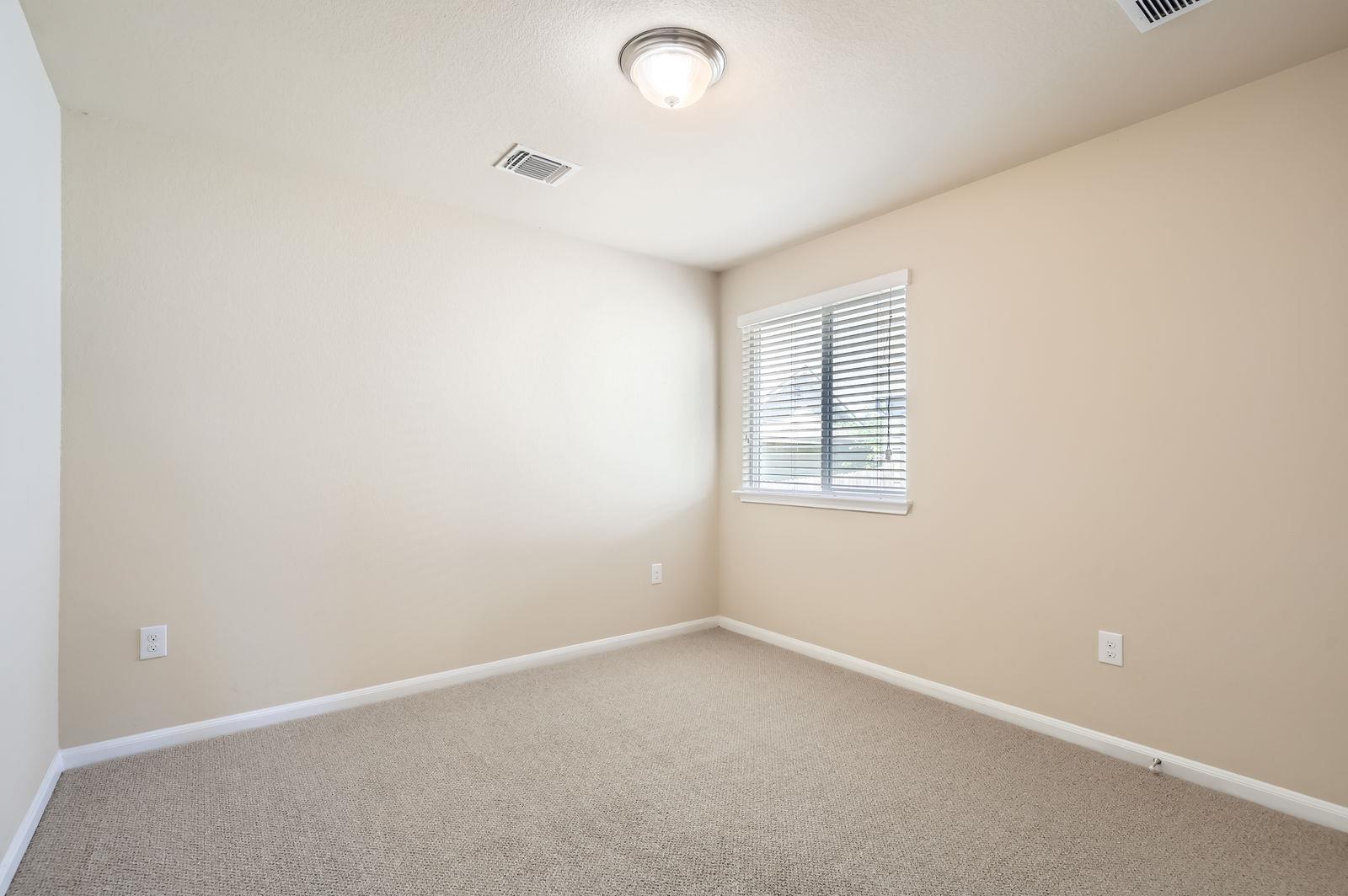 2108 Langdale LN
