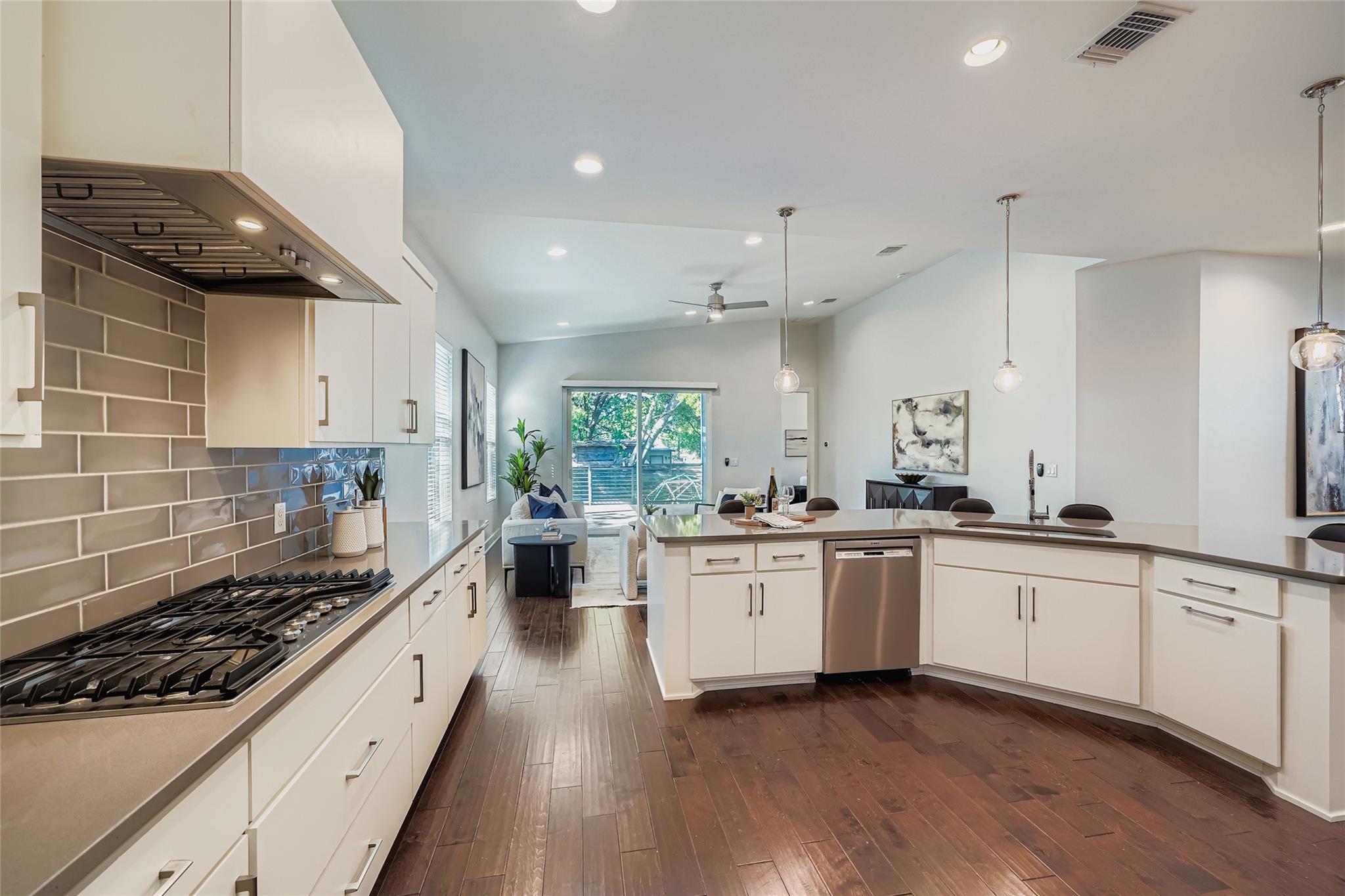 405 W Croslin ST