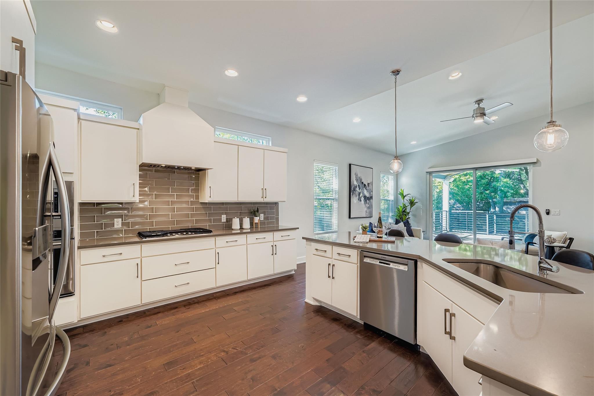 405 W Croslin ST