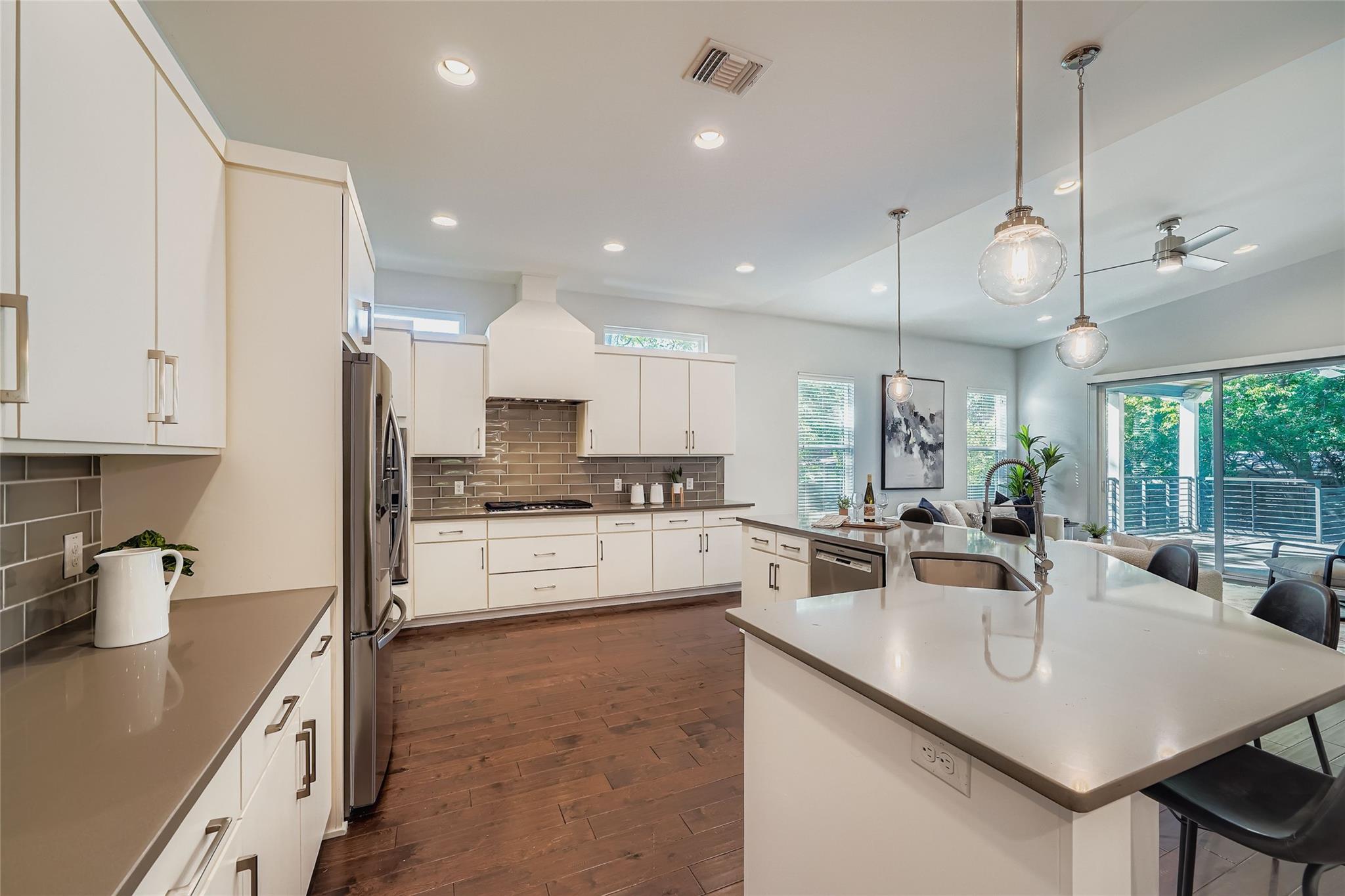 405 W Croslin ST