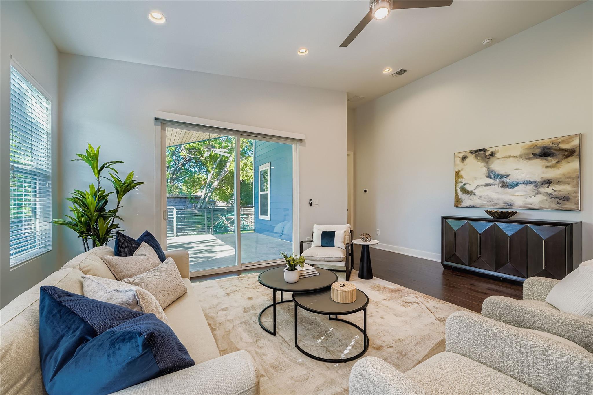 405 W Croslin ST