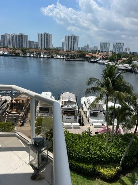 3610 Yacht Club Drive 509