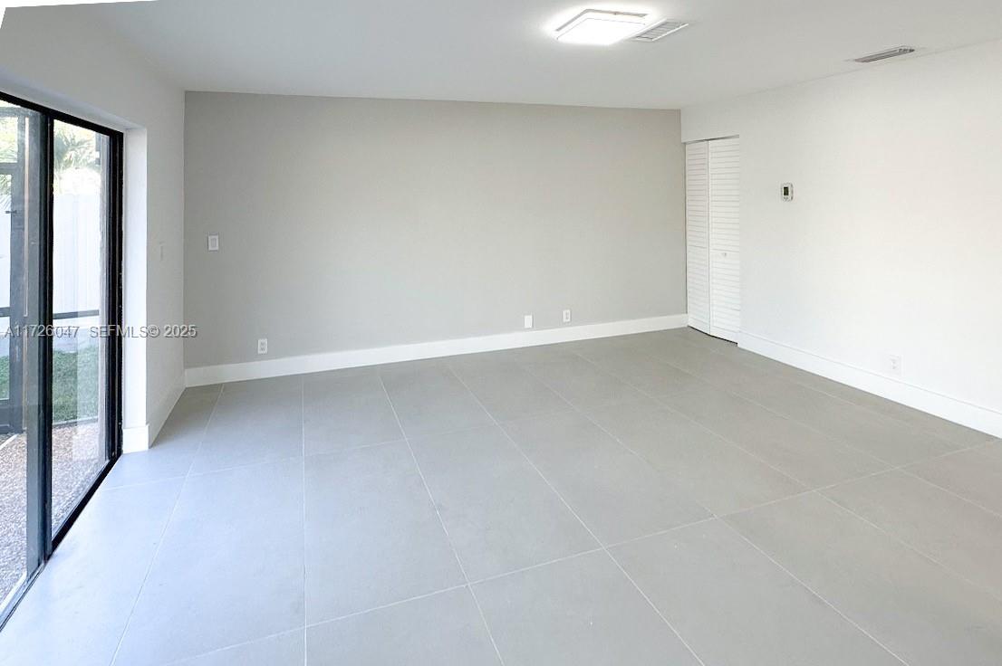 203 SE 9th Street 203