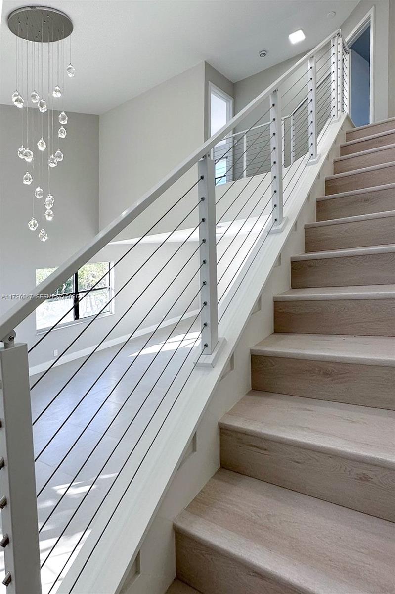 203 SE 9th Street 203