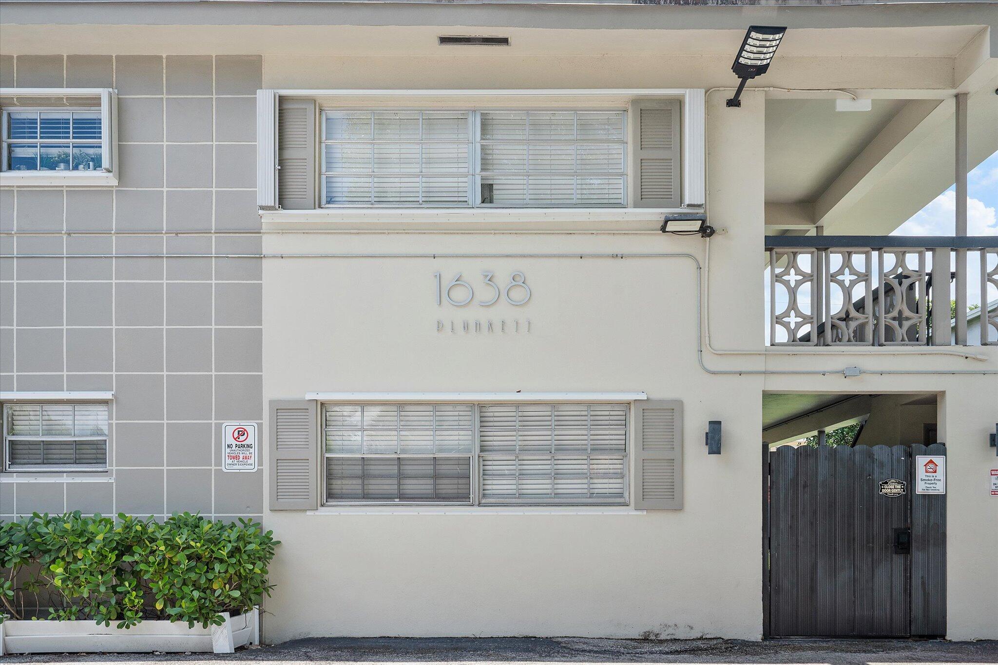 1638 Plunkett Street 2