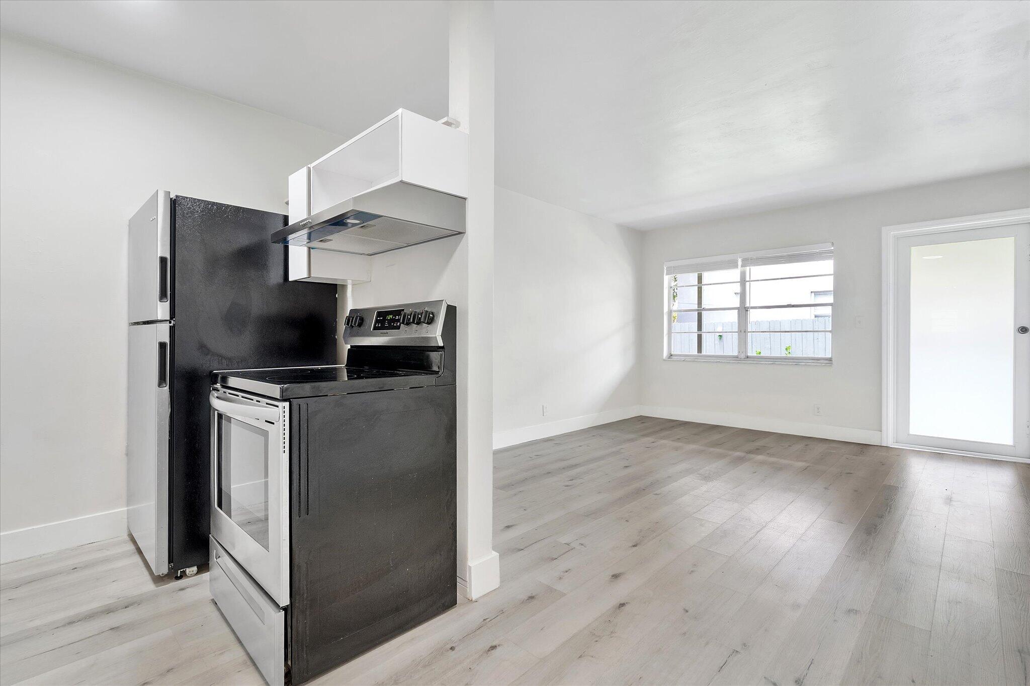 1638 Plunkett Street 2