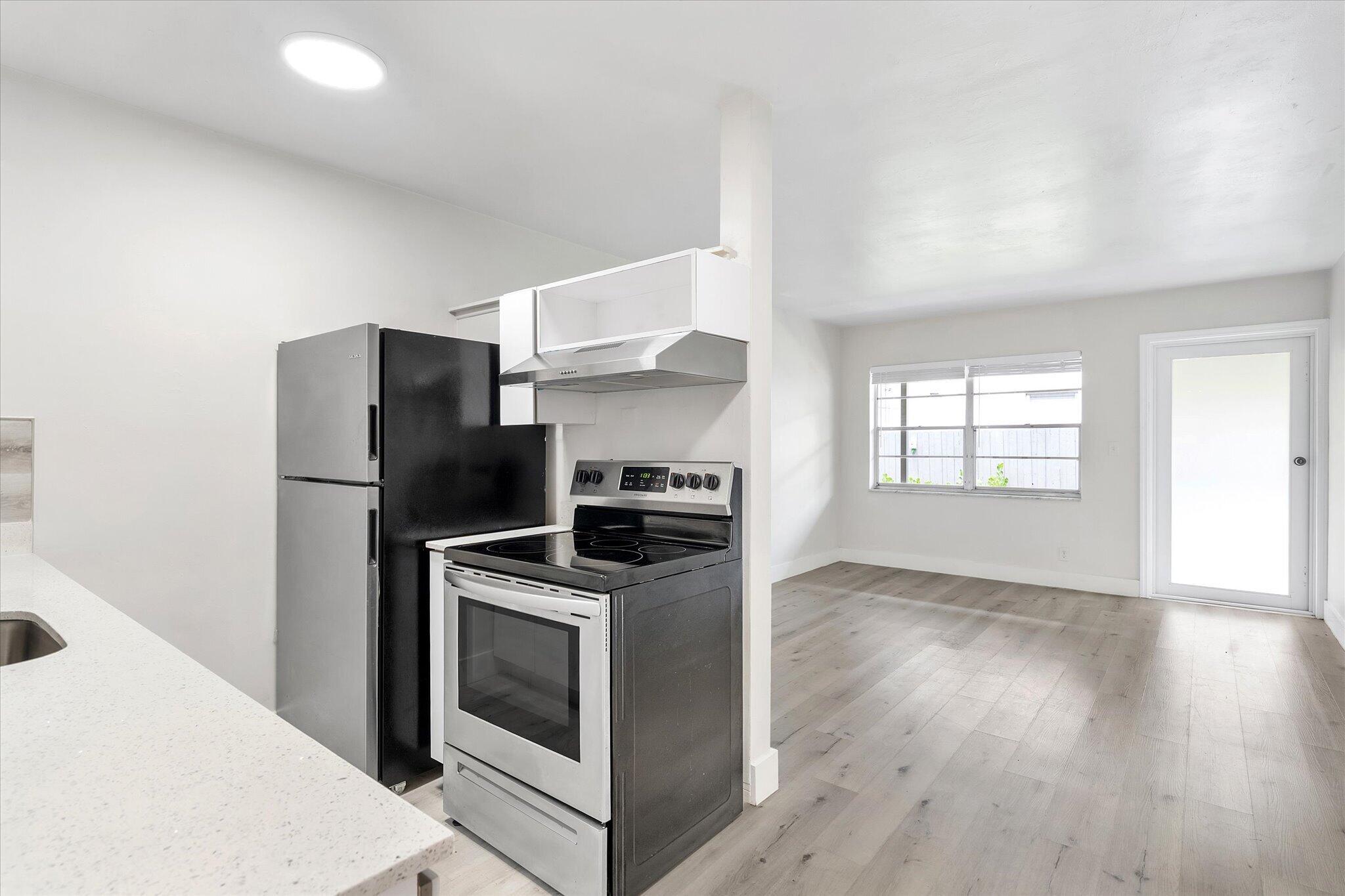1638 Plunkett Street 2