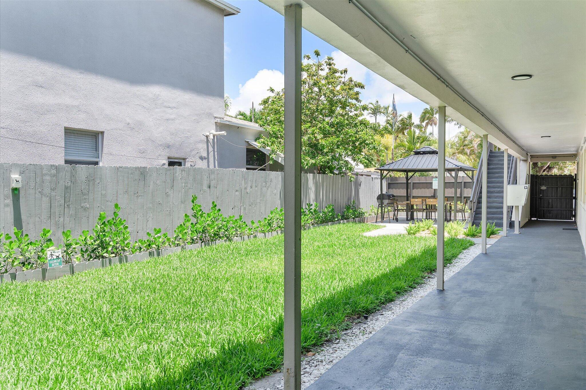 1638 Plunkett Street 2